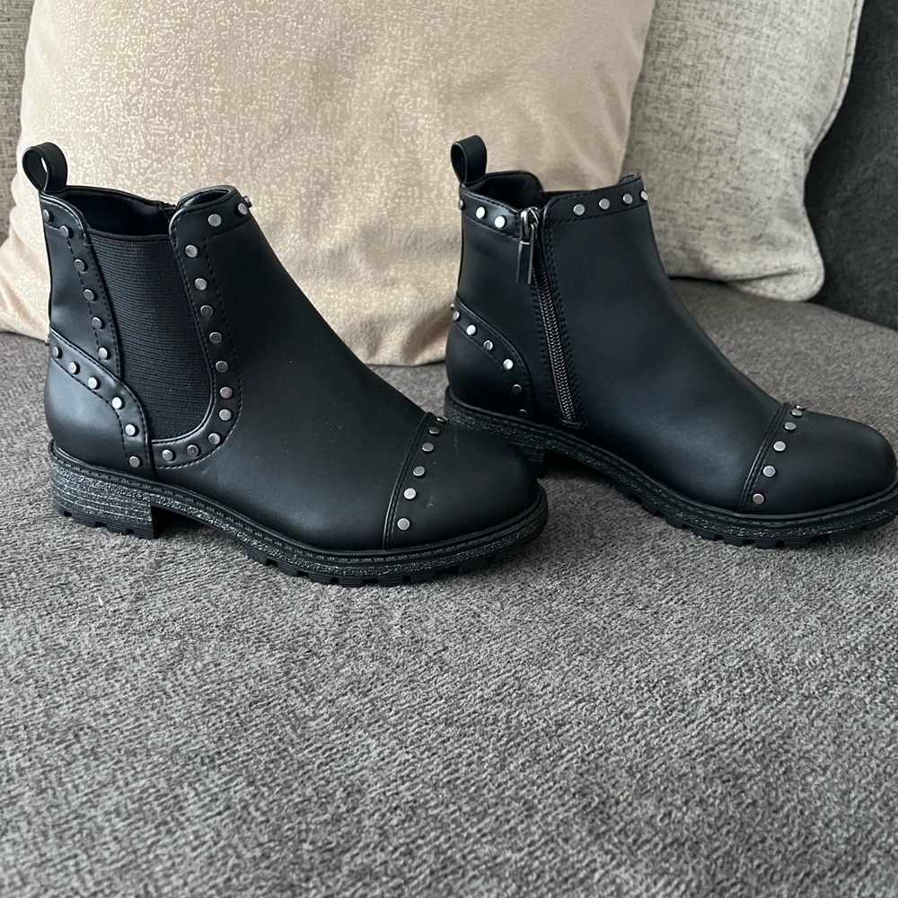 New Kid Pik Studded Booties for Girls